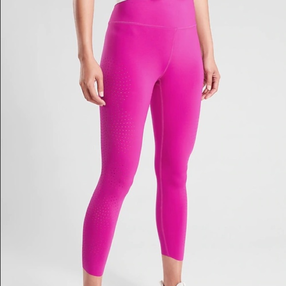 💗 Athleta - Velocity Laser Cut Capri Leggings